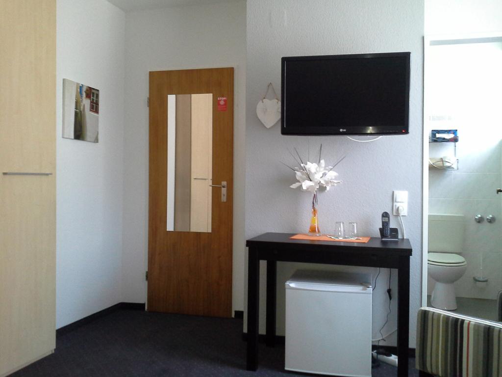 Hotel Haus Mariandl Düsseldorf Pokój zdjęcie