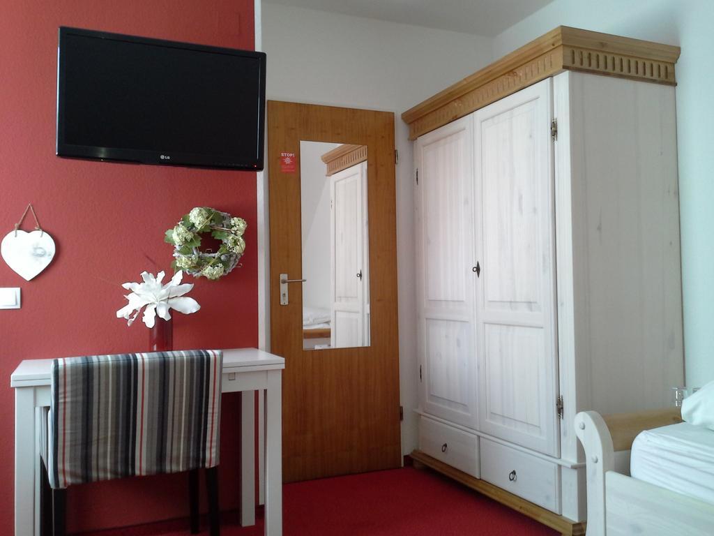 Hotel Haus Mariandl Düsseldorf Pokój zdjęcie