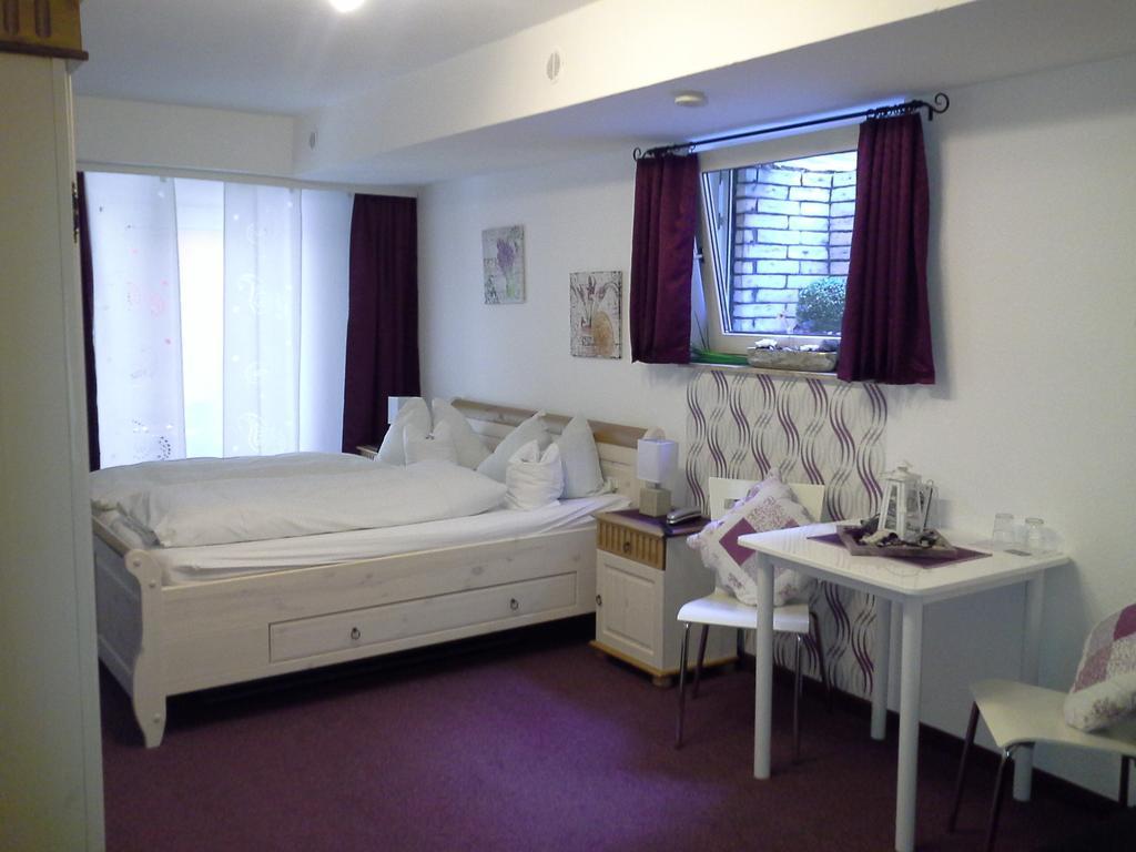 Hotel Haus Mariandl Düsseldorf Pokój zdjęcie